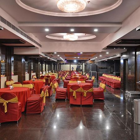 Hotel Palmdale Zirakpur Kültér fotó